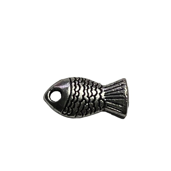 Fish Pendant Silver Tone Charm Bracelet Necklace Jewelry Craft Dangle u c Nautic - Picture 1 of 2